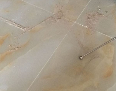 铁门关瓷砖空鼓维修公司分享粘合剂选择不当在瓷砖铺贴过程中可能导致以下问题