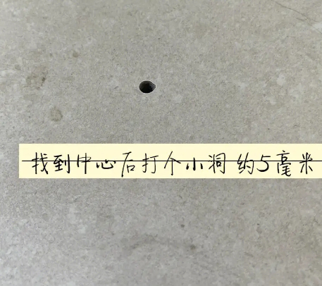铁门关瓷砖空鼓维修公司专业解答在瓷砖铺贴过程中，如果砂料搅拌不均匀，将会带来以下问题